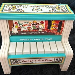 FISHER-PRICE Change-a-Tune Piano - w/ 3  Songs. Vintage.